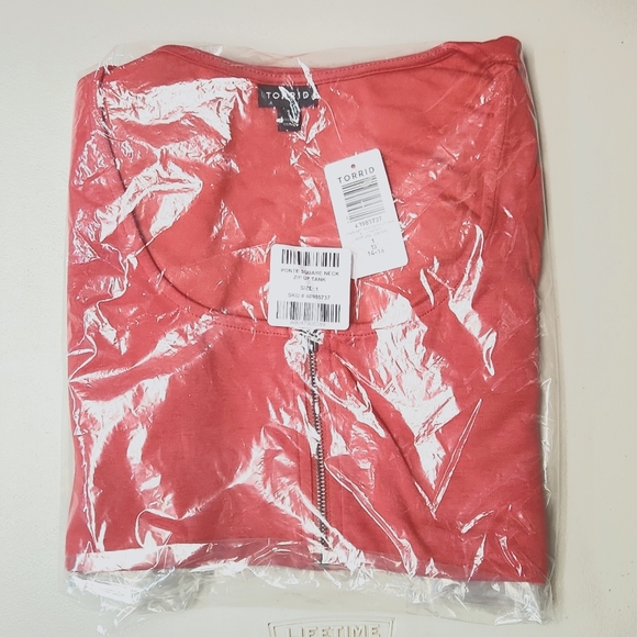 ❤️NWT VINTAGE TORRID TANK - PONTE - SEXY ZIP UP - HOLLY BERRY - PLUS SIZE - Picture 11 of 14